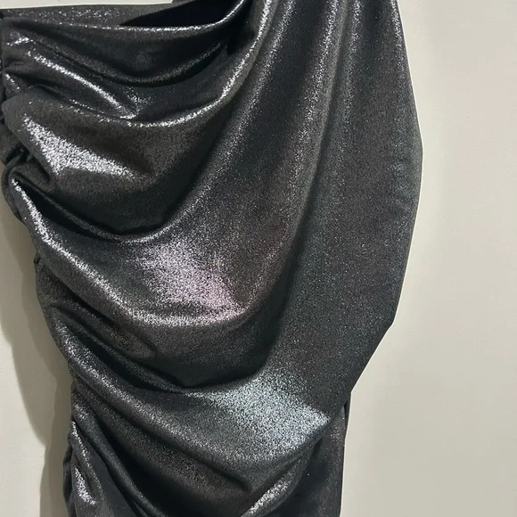 H&M One Shoulder Top - Picture 3 of 4